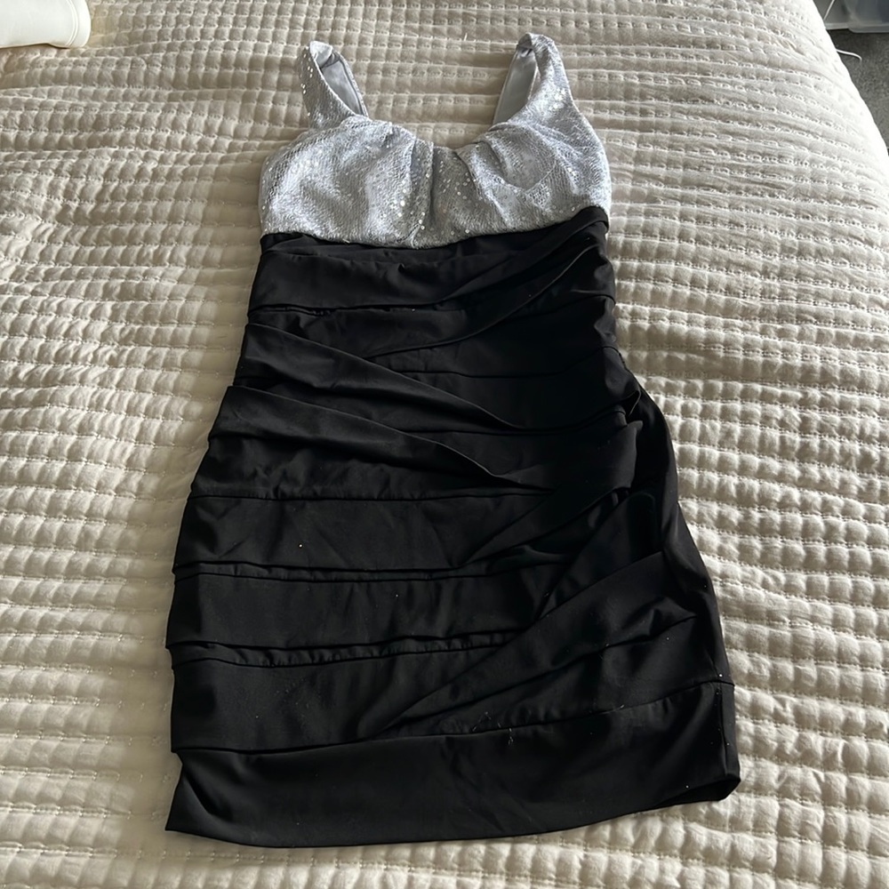 Black and silver sequins dress
